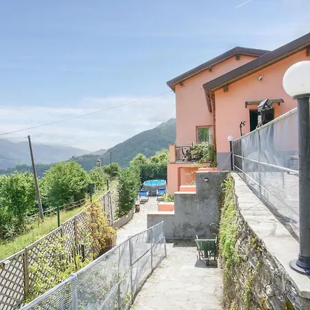 2 Bedroom Lovely In Tribogna Holiday home
