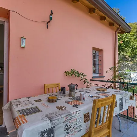 別荘 2 Bedroom Lovely In Tribogna Ferrada di Moconesi