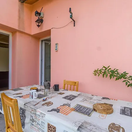 別荘 2 Bedroom Lovely In Tribogna Ferrada di Moconesi