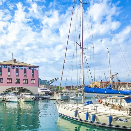 2 Bedroom Lovely In Tribogna *