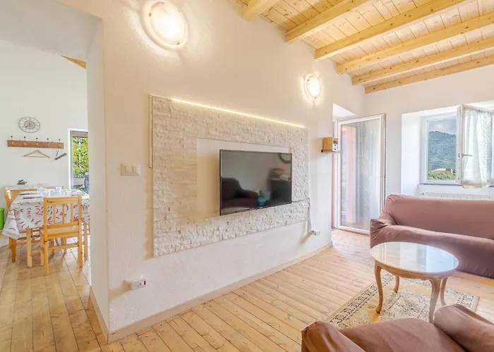 2 Bedroom Lovely In Tribogna Prázdninový dům *