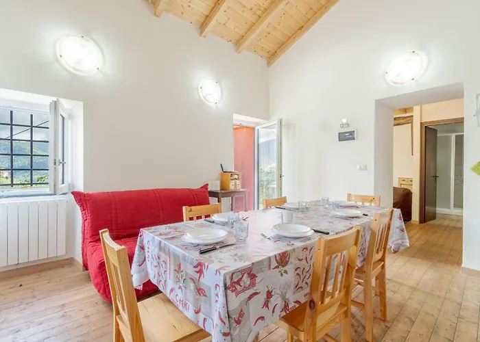 2 Bedroom Lovely In Tribogna Prázdninový dům Ferrada di Moconesi