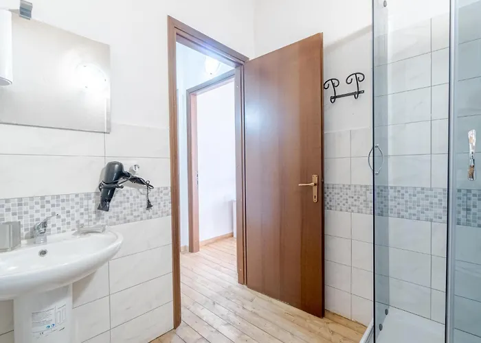 2 Bedroom Lovely In Tribogna